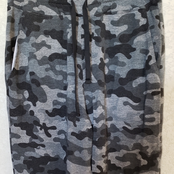 Sundry cropped  pocket jogger size Small - Picture 4 of 9